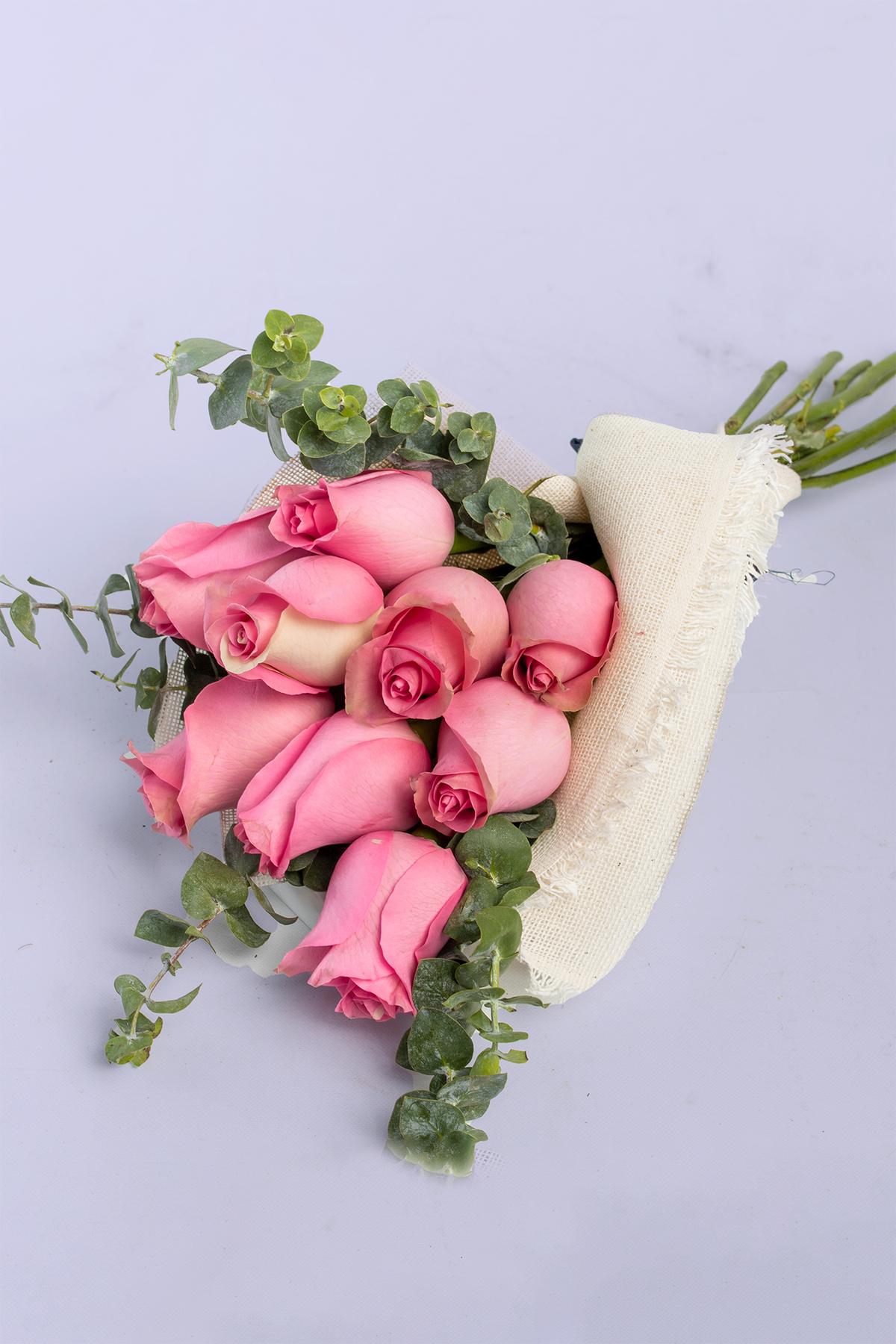 Ramo 9 Rosas Rosas / Envoltura Yute CEL.