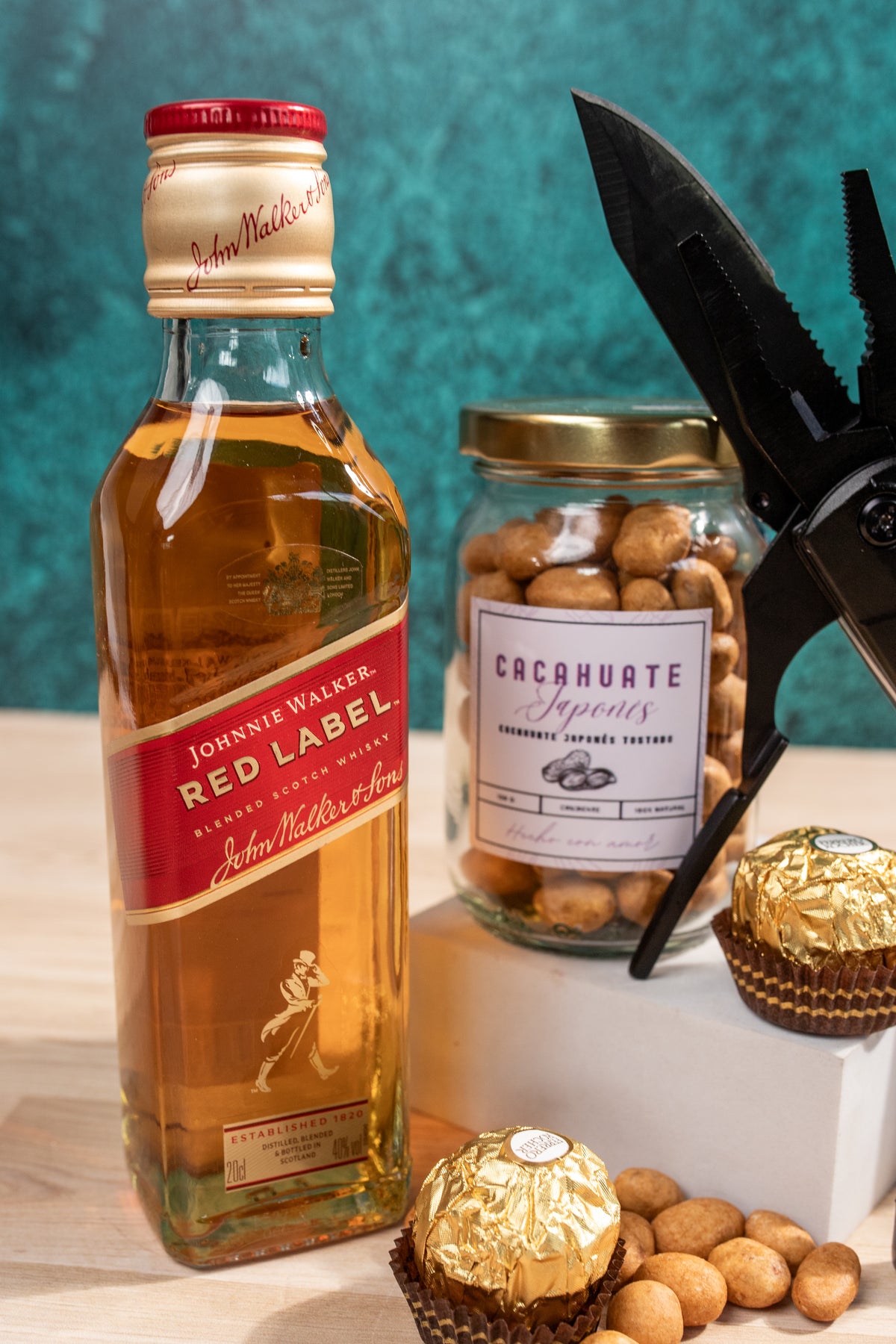 Adventure Kit - Pocket Knife and Whiskey