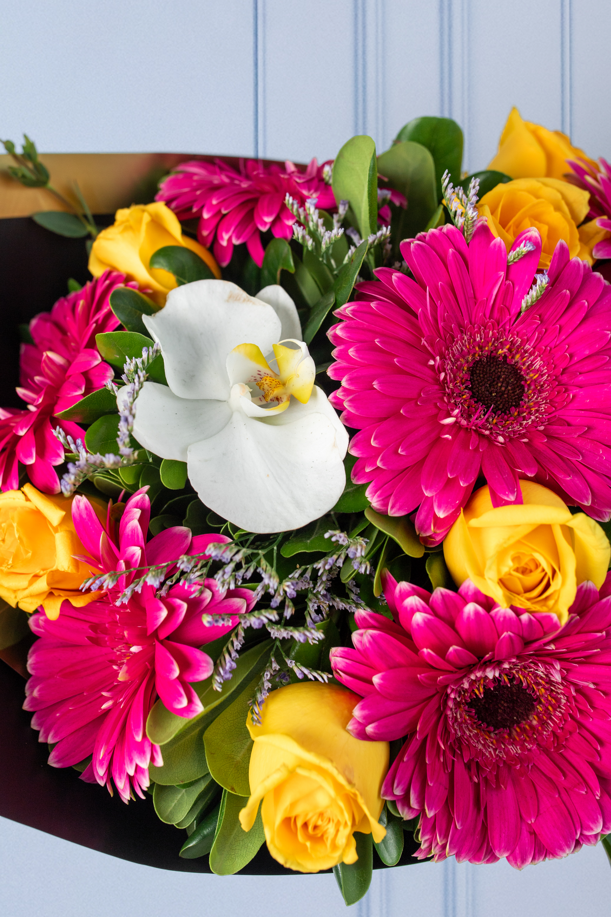 Instantes - Gerbera, Rosa Amarilla y Orquídea Blanca Atizapán