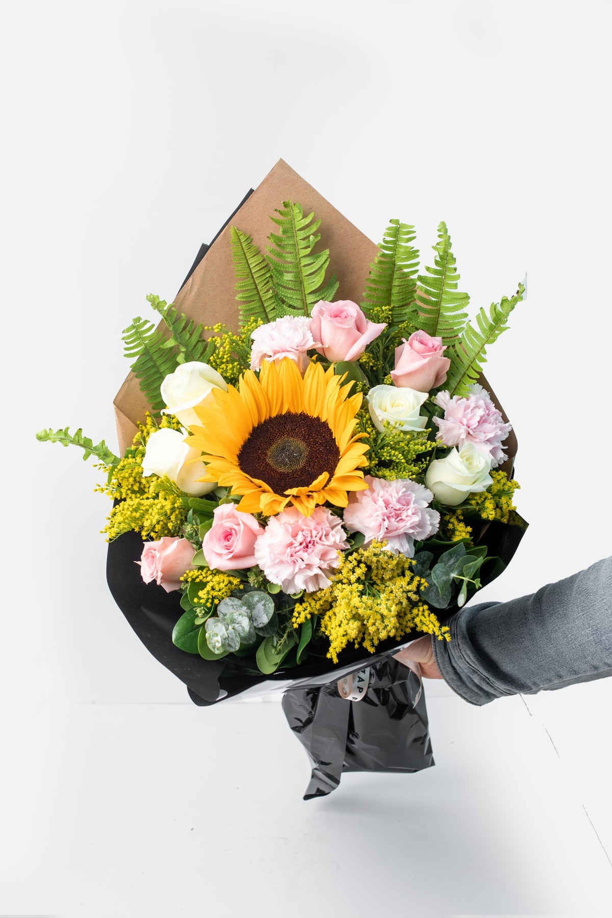 Amable / Girasol, Rosa Blanca y Clavel Rosa CEL.