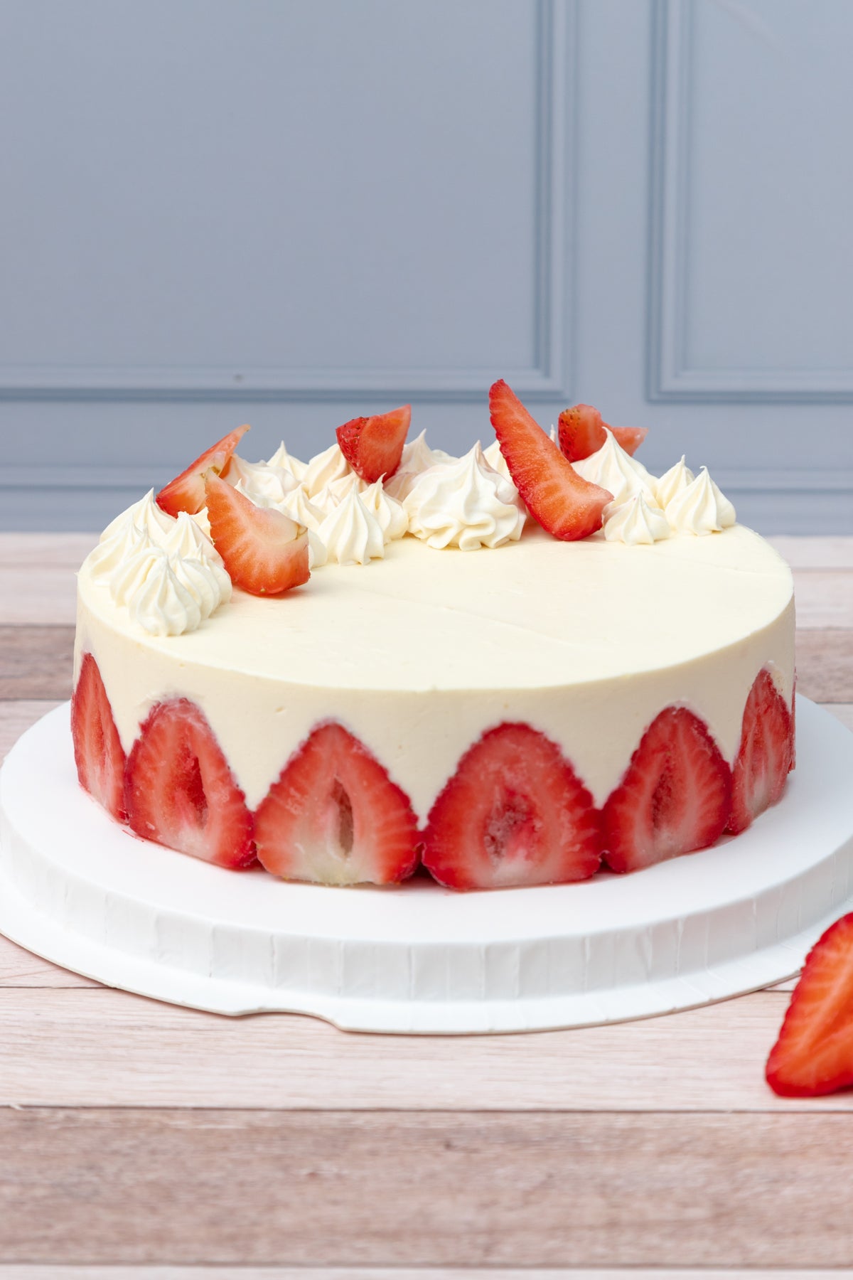 Pastel Grande de Fresa - Chocolate y Queso Philadelphia