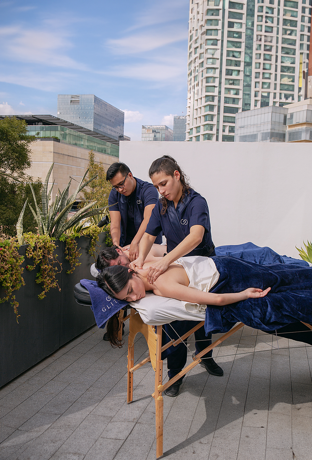 Glitzti Couples Massage - Premium Muscle Relaxing