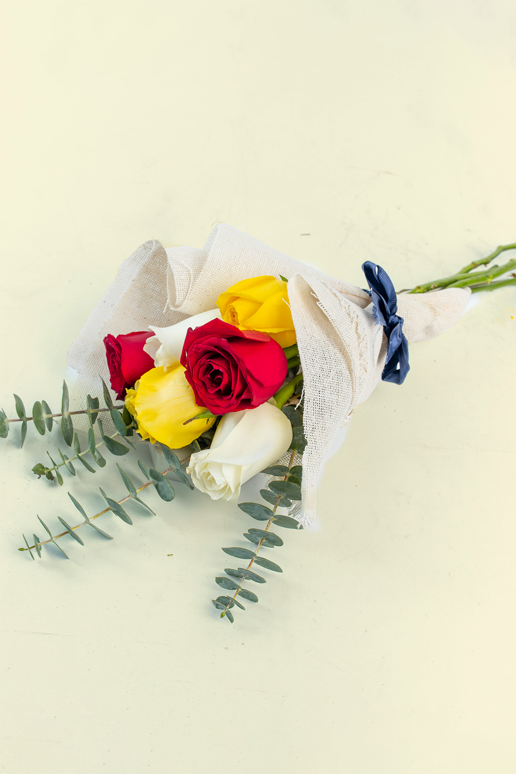 Ramo 6 Rosas Mix - Envoltura Yute CH/IXT