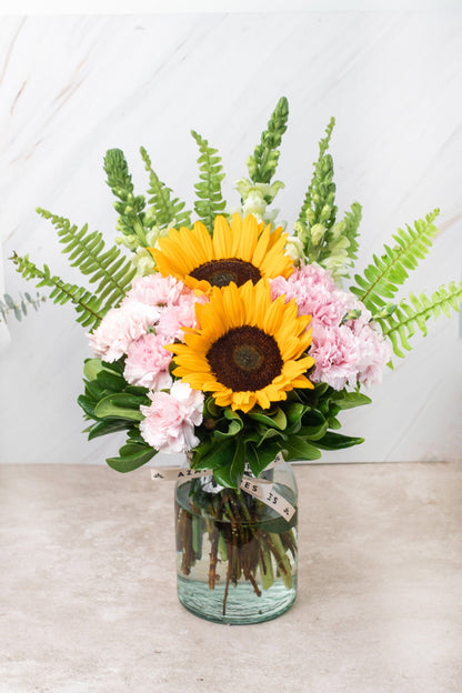 Feliz Día - Girasoles y Claveles Rosas XAL