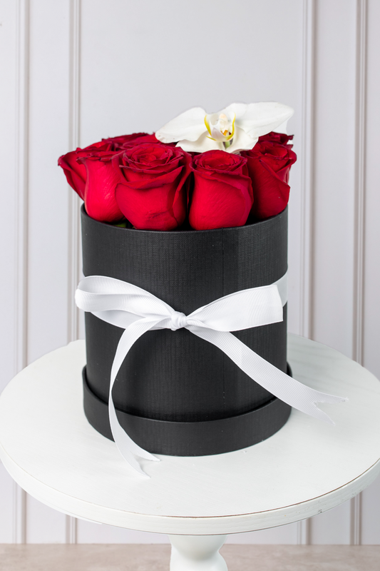 Señorita - Caja de Rosas Rojas con Orquídea Atizapán