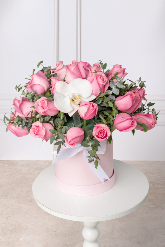 Deja Vú - Caja de Rosas Claritas con Orquídea CH/IXT