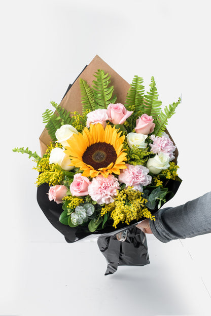 Amable - Girasol, Rosa Blanca y Clavel Rosa LEON