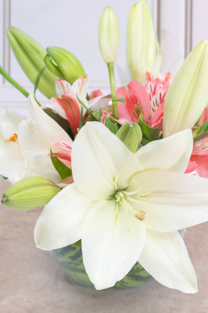 Centerpiece 1 - White House and White Alstroemeria