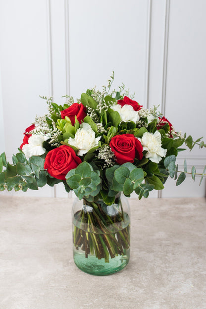 Small but Spicy // Red Rose and Carnation