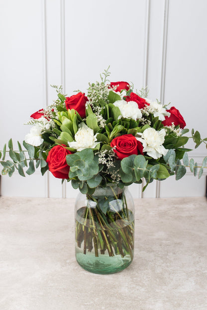 Small but Spicy // Red Rose and Carnation